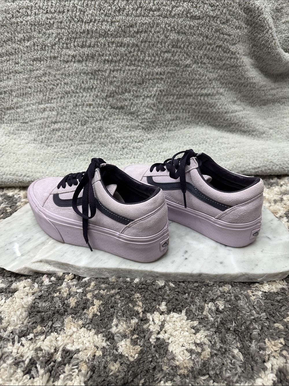 Vans Classic Lace-Up Platform Sneakers in Light Lavender Kid’s US sz. 4 - Picture 2 of 7